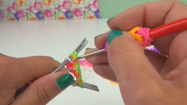 Браслет из резинок четырехслойный рыбий хвост" без станка с помощью вилки Rainbow Loom | русский смотреть онлайн