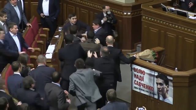 яценюка взяли за яйца в верховной раде  11.12.2015. Барна Яценюк.