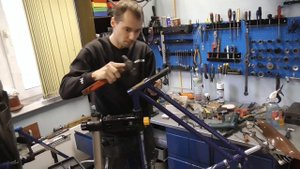 Финишная сборка экспортного велосипеда ЗИФ 20-В. Первая поездка.