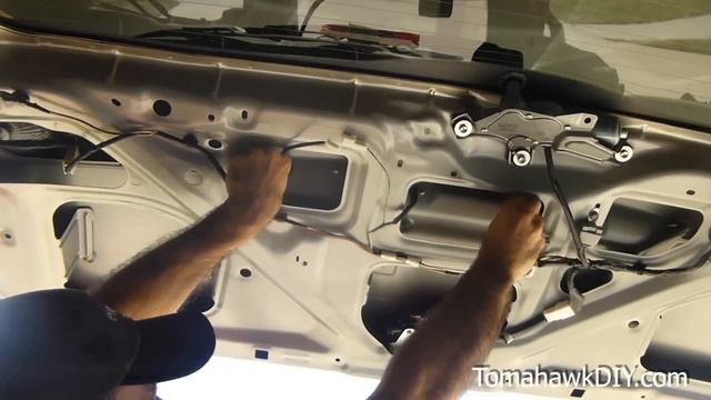 How to Replace Rear Door / Tailgate Handle Button - Toyota Sienna (2004 & newer) смотреть онлайн