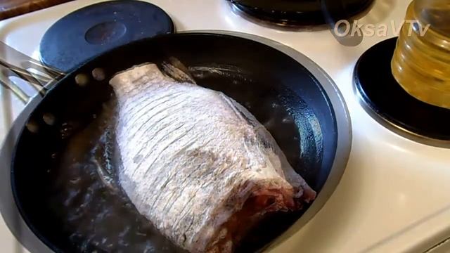 Караси жареные, в сметане. Fried carp in sour cream.