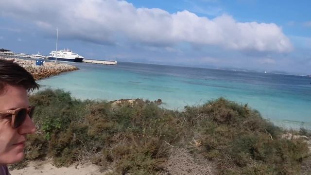 FORMENTERA IBIZA VLOG | Playa de Ses Illetes day trip | TRAVEL VLOG смотреть онлайн