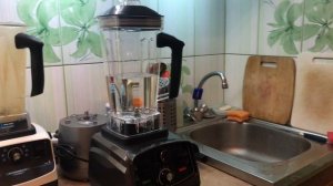 Блендер Biolomix T5200/G5200 - распаковка, сравнение с Rawmid Dream Classic