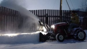 Российский всесезонный садовый трактор  Митракс т10! Высота снега 50 см.