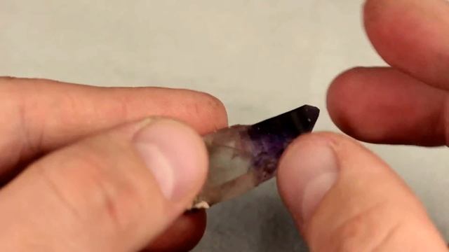 Аметист "Зуб дракона", природный целый кристалл (Natural amethyst crystal) смотреть онлайн