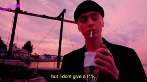 Вышел покурить   Белые тапки