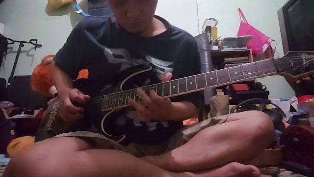 Muse - Hysteria_guitar solo (covering) with Russel RG 15 смотреть онлайн