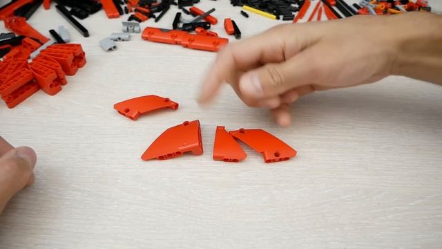 Конвейер в работе: Новый Суперкар ЛЕГО Техник Феррари 42143 ПОДРОБНЫЙ ОБЗОР