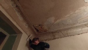 День 76-77. Штукатурка и молдинг по месту. Восстановление и реставрация потолка с лепниной и дранко