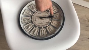 Как починить настенные кварцевые часы если залипают стрелки