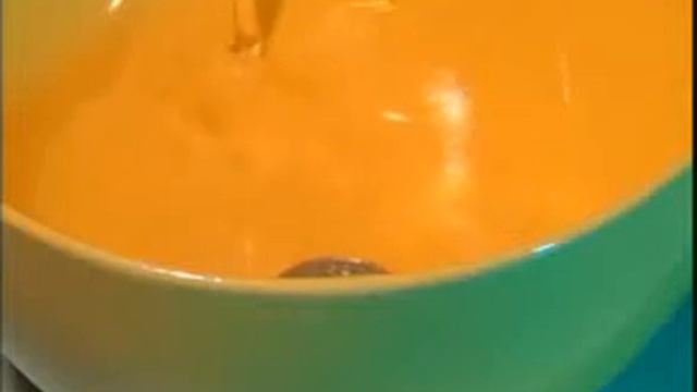 "Фокус с поднимающейся монетой" смотреть онлайн