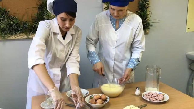 Как приготовить омлет с колбасой? смотреть онлайн