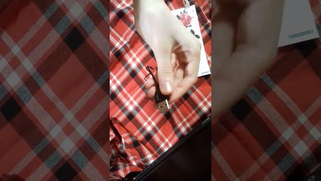 Подарили плеер в школе!Шок!Плеер стоит не больше 100 рублей! смотреть онлайн