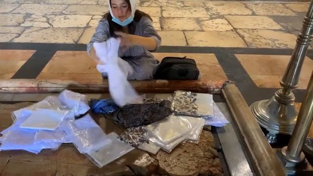 Освящаю платки в Храме Гроба Господня в Иерусалиме смотреть онлайн