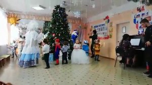 Хоровод "Вокруг елочки", гр. "Ромашка"