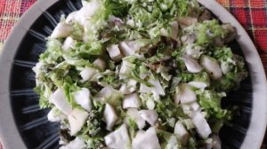 В магазин не хожу. Ем что растет. Салат из земляной груши и сныти