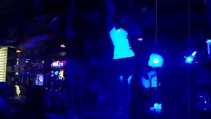 танцы на барной стойке туса группа 5 б