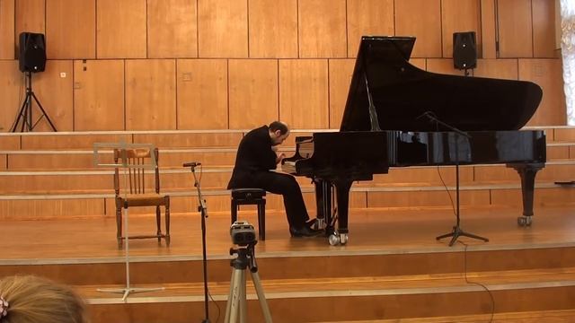Ruben Muradyan, piano. Chopin. Three mazurkas смотреть онлайн