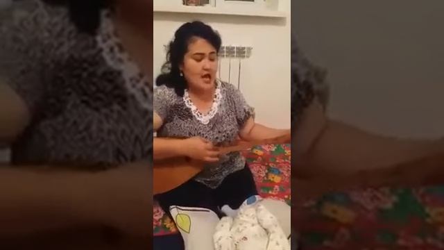 Молодая бабушка играет на домбыре ? смотреть онлайн