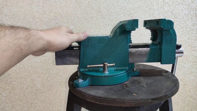 Стальные слесарные тиски KRAFTOOL Steel 125 мм смотреть онлайн