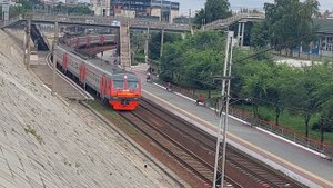 НОВОСИБИРСК / ПРИБЫТИЕ ЭЛЕКТРИЧЕК И ПОЕЗДОВ НА СТАНЦИЮ ПРАВАЯ ОБЬ - ЦЕНТР