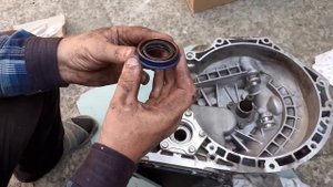 Установка сальника полуоси Деу Ланос 1,5