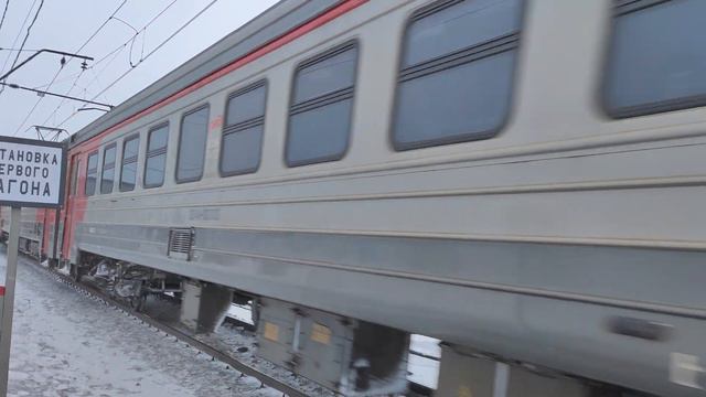 Электропоезд ЭД4МК-10100030 отправляется с о.п. Совхоз Бердский