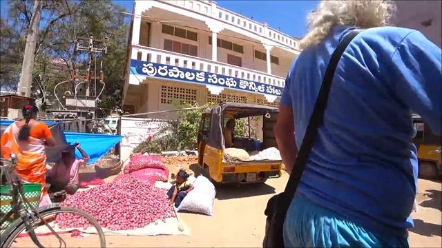 1. Индия 2022. Первый день в Путтапарти после Гоа. Субботний овощной рынок. смотреть онлайн