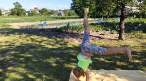 Как научиться делать колесо?