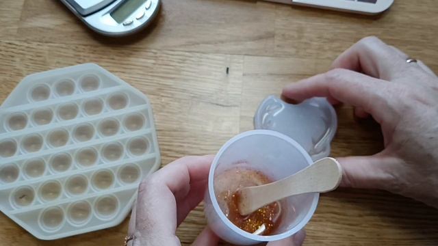 САМЫЙ ПРОСТОЙ СПОСОБ. ЭПОКСИДНЫЙ КЛЕЙ. ГЛИТТЕР. СИЛИКОНОВАЯ ФОРМА. РОЖКИ ДЛЯ ОЛЕНЯШКИ. смотреть онлайн