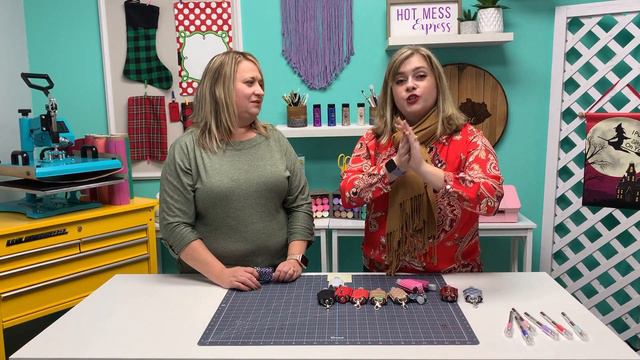 Treat Yourself Thursday to Hand Sanitizer Holders and Craft Knives смотреть онлайн