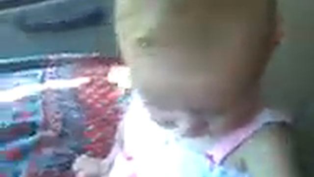 Хочет спать, но только сидя. смотреть онлайн