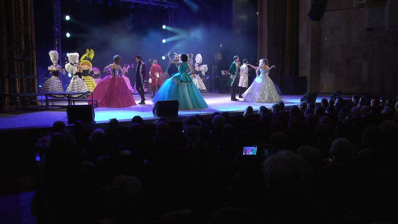 Обыкновенное чудо театр луначарского. Мюзикл дубровский ставрополь. Мюзикл дубровский ставрополь. Мюзикл дракула ставрополь. Мюзикл дубровский барнаул.