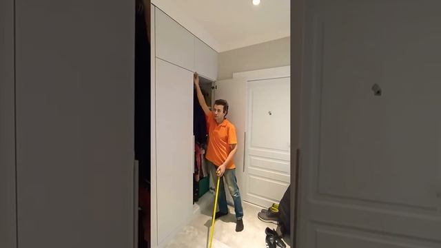 Распашной Шкаф в прихожей в домах от компании ПИК