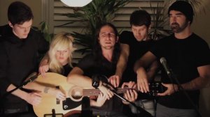 5 человек на одной гитаре