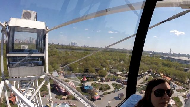 Колесо обозрения в Крылатском(парк Сказка)