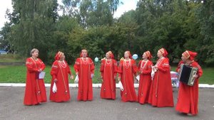 Пчелка золотая, что же ты жужжишь?