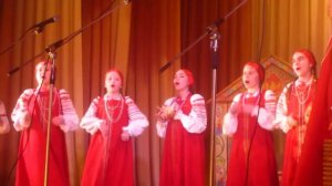 Поют учащиеся из п Монастырщина. Автор Олег Козлов, Смоленская обл.