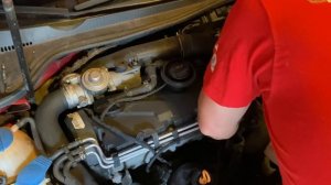 Golf5 раскоксовка двигателя BXE 1.9 tdi составом Gzox, и промывка масленной сист.mp4
