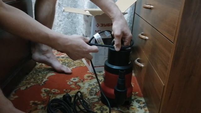 Обзор погружного насоса для грязной воды ЗУБР 900вт. смотреть онлайн