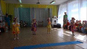 Красивый Танец с веночками для детей средней группы. Новая идея