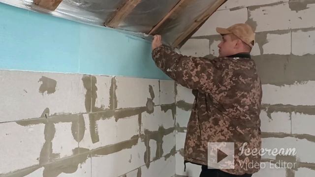 Утеплення мауерлата та проклейки пароізоляції