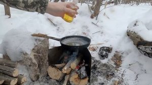 Вкуснее ничего не ел! Таежные лепешки на сковороде Как испечь хлеб в походе, на рыбалке, охоте