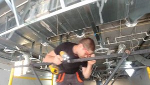 Перегиб натяжного потолка на профилях для ГКЛ