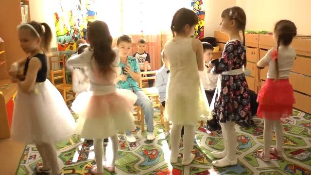 Зажигают ложкари подготовительная группа. Детский центр РУЧЕЁК.