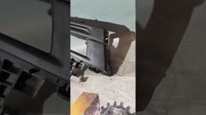 303045 Рамка противотуманки / Оправа ПТФ Mazda 3 BK седан 2007- Sport