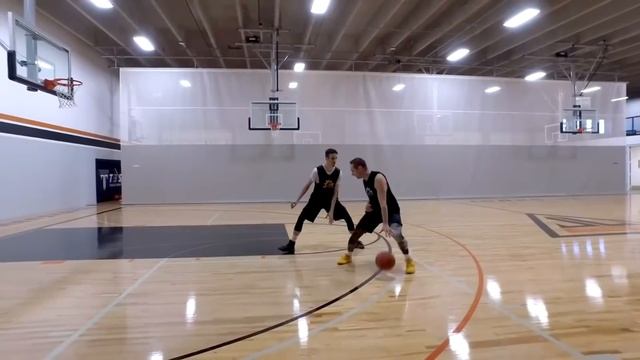 Как правильно выполнять баскетбольный финт Step Back