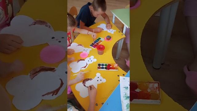 Кружковое занятие по аппликации в младшей группе