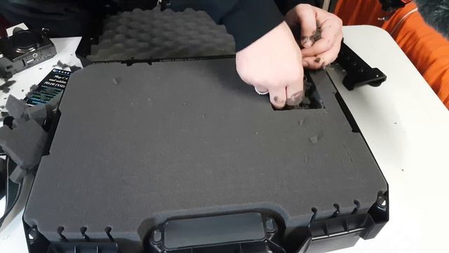 Unboxing & Plucking CASEMATIX Pluckable TOUGH-XL Hard-Body Travel and Storage Case Camera смотреть онлайн