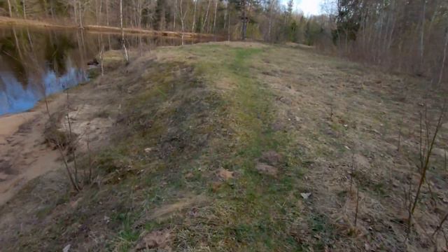 Собираю мусор у реки смотреть онлайн